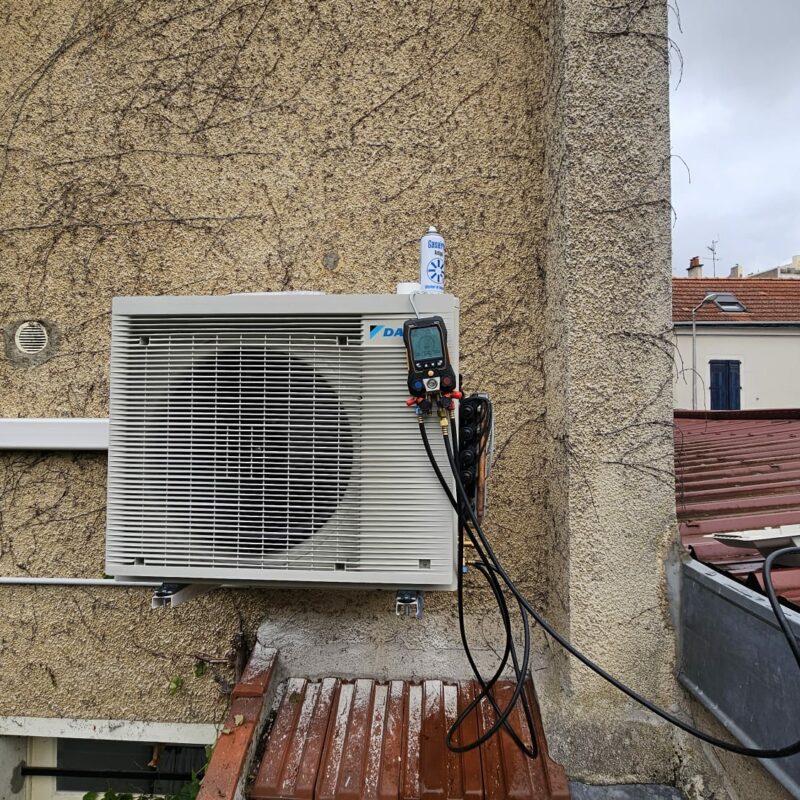 Installation d'une pompe à chaleur Daikin - Installation de VMC - Installation multisplit à Aubepierre-Ozouer-le-Repos - Entretien de climatisation à Lieusaint - Entretien de climatisation à Montenils
