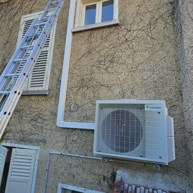 Installation d'une pompe à chaleur Daikin - Installation de VMC à Pomponne